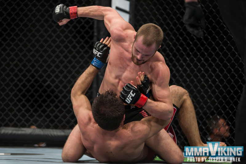 Gunnar Nelson defeats Omari Akhmedov